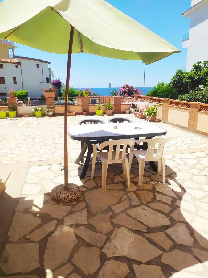 فندق La Terrazza Sul Mare مارينا دي كاميروتا المظهر الخارجي الصورة
